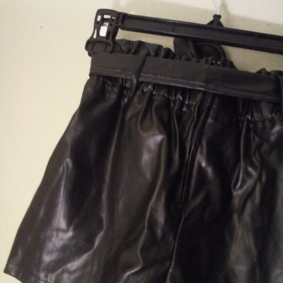 Windsor Shorts Women S Faux Leather Belt Pockets Elastic Black - Picture 13 of 14